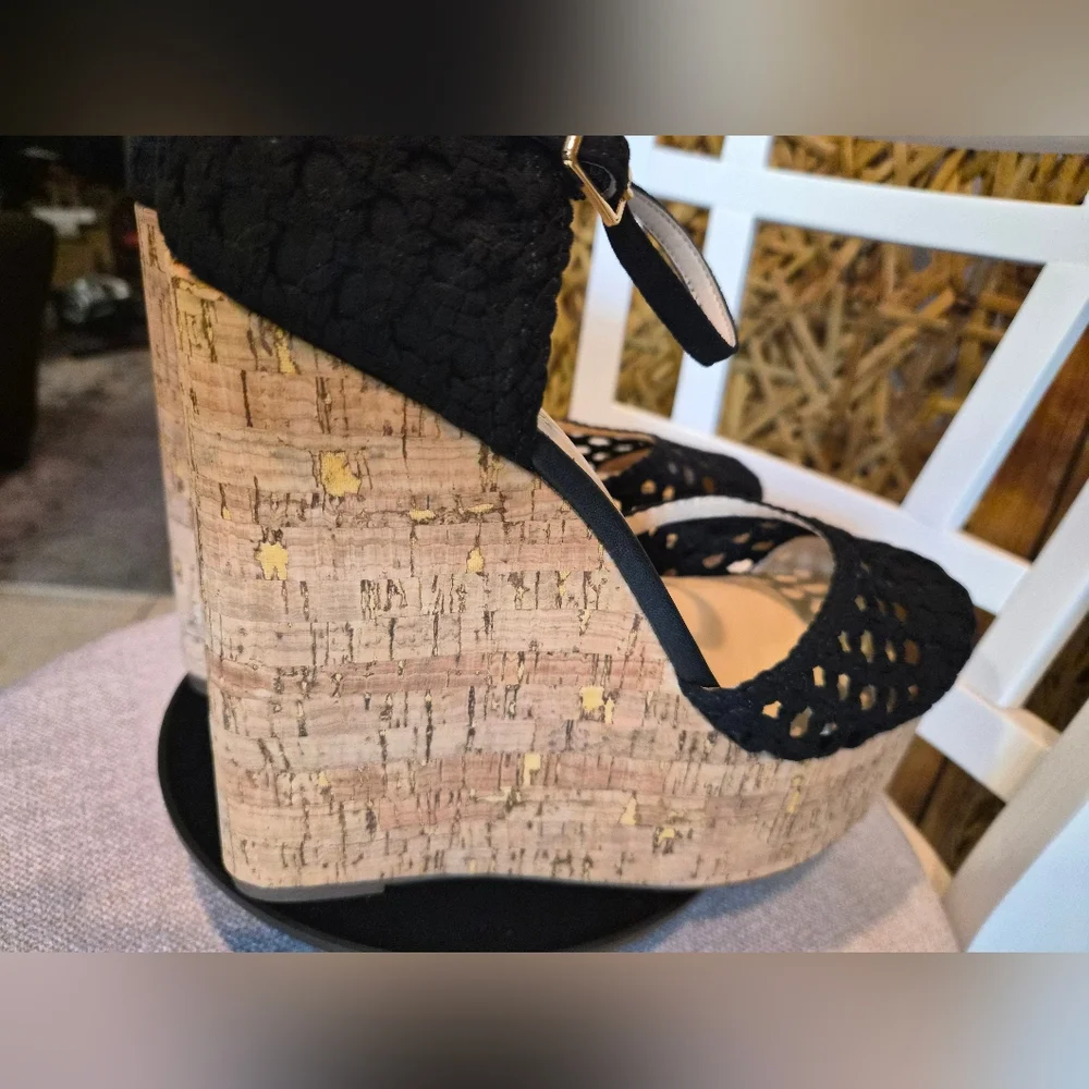 Jessica Simpson Black and Tan Wedge Shoes